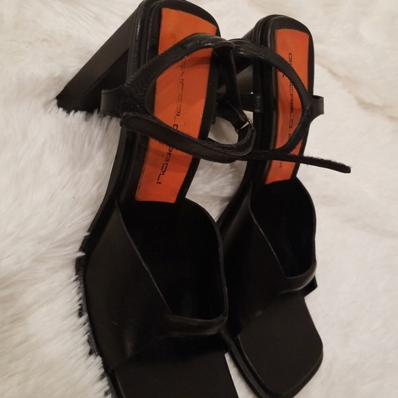 Shoe - Picture 2 of 3